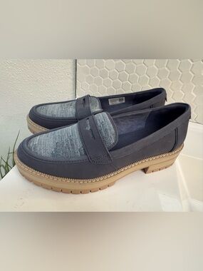 Like New Toms Cara Penny Loafers Navy Blue Casual Loafers with Chunky Sole